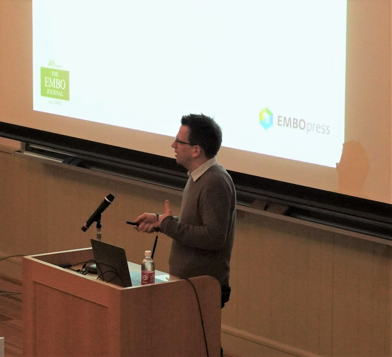 Senior Editor at the EMBO Journal Dr. Daniel Klimmeck gave a seminar at ASHBi